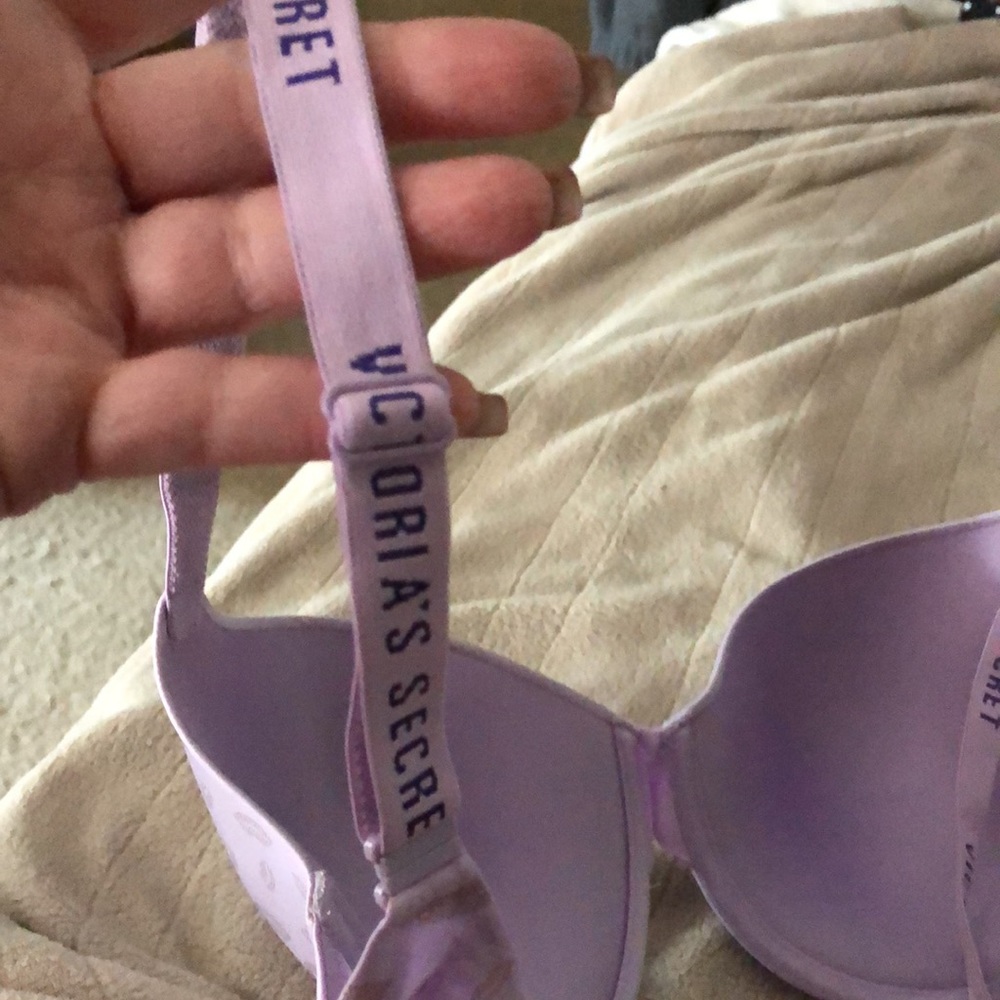 Victoria Secret Bra - Picture 4 of 5